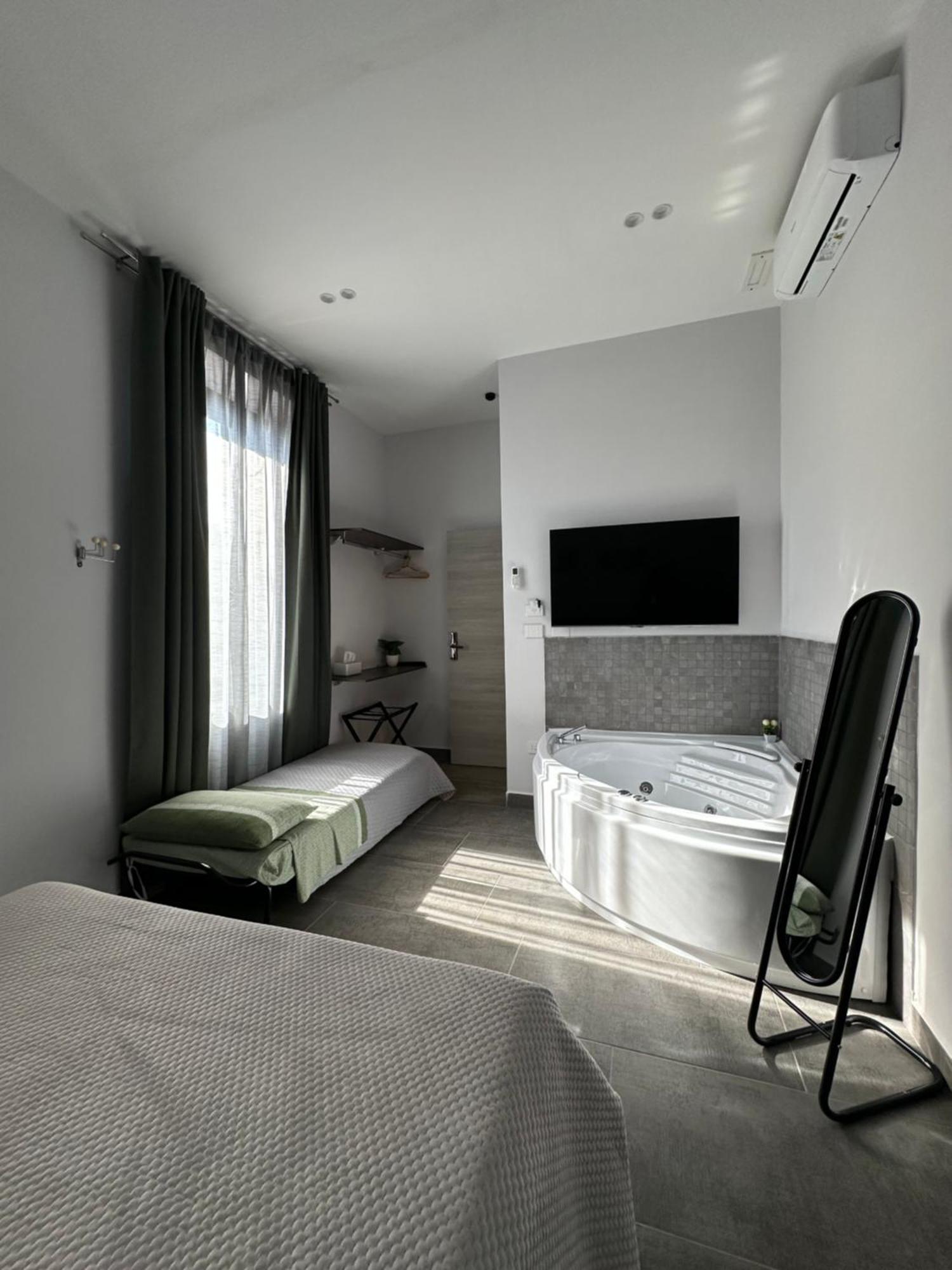 Zeta Boutique Hotel Caserta Kültér fotó